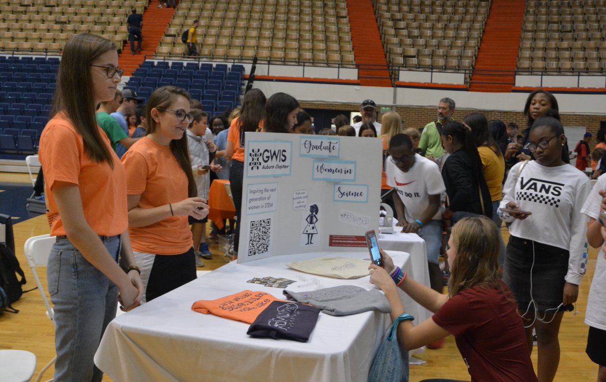cosamau's tweet photo. Students have having a great time at #DestinationSTEM2019!
@COSAMOutreach https://t.co/pdxrFPe9XH