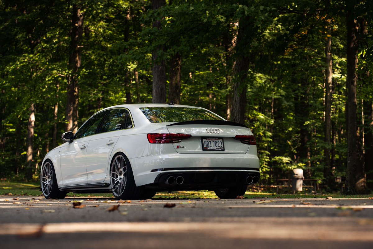 ECSTuning's tweet photo. What do you like most about the B9 S4?
#ecstuning #ecs #audi #audizine #audisport #fourrings #quattro #fitment #tekniform #b9s4 #b9 #s4 #drivetastefully https://t.co/nTvHZCn8zj