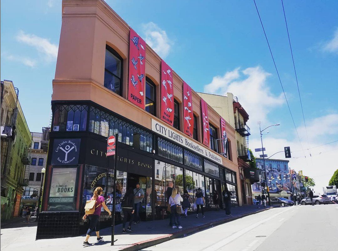 906World's tweet photo. @CityLightsBooks (f. 1953) is one of the greatest independent bookstores; where booklovers from around the world come to browse, read, and just soak in the ambiance of alternative culture's only "Literary Landmark."

#906WORLD #neighbor https://t.co/dVkmPmVd7M