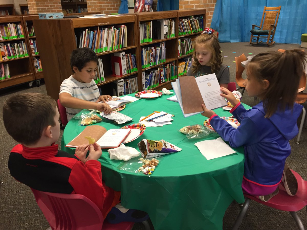 LulaElementary's tweet photo. Mrs. Reeves' 2nd grade students feasted on some great chapter books at a special book tasting this morning #LiteracyforHall https://t.co/mDIt9CR9Hw