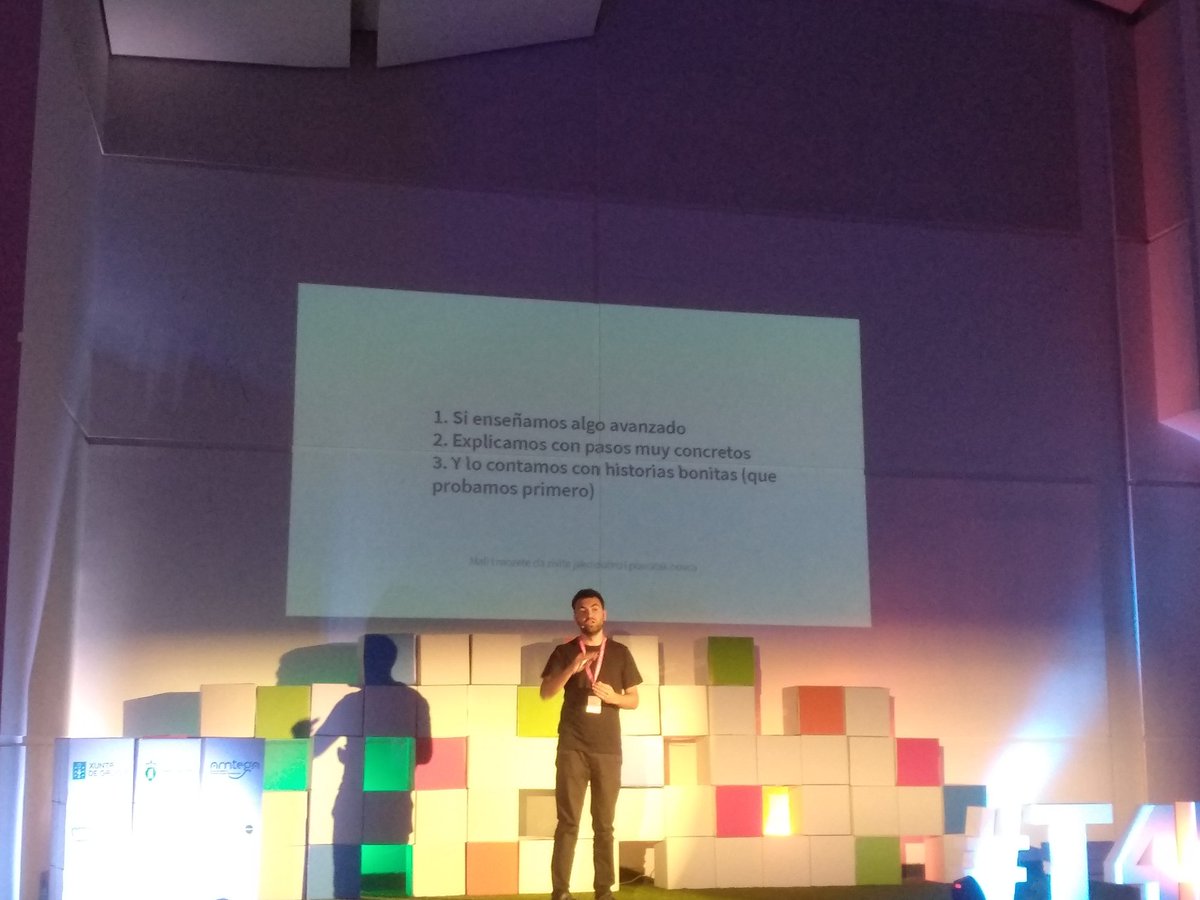 DesireeParramon's tweet photo. Los 3 pasos esenciales de @edosadikovic en @Trainers4Future  para crear un curso.

#Trainers4Future #T4F #Congreso #Formadores #Formación #TICnificación #creacióndecursos #contenidos #docentes #empleo https://t.co/0CXZusdKWS