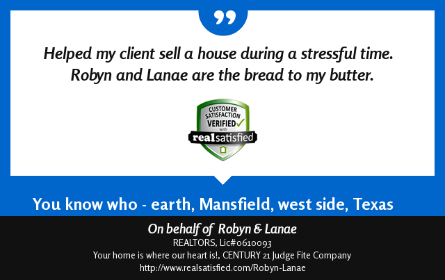 HumblesLanae's tweet photo. How could this not make me smile? #RobynandLanae https://t.co/PYe2VQh1Ht via @realsatisfied https://t.co/Hkri7E0ZbM