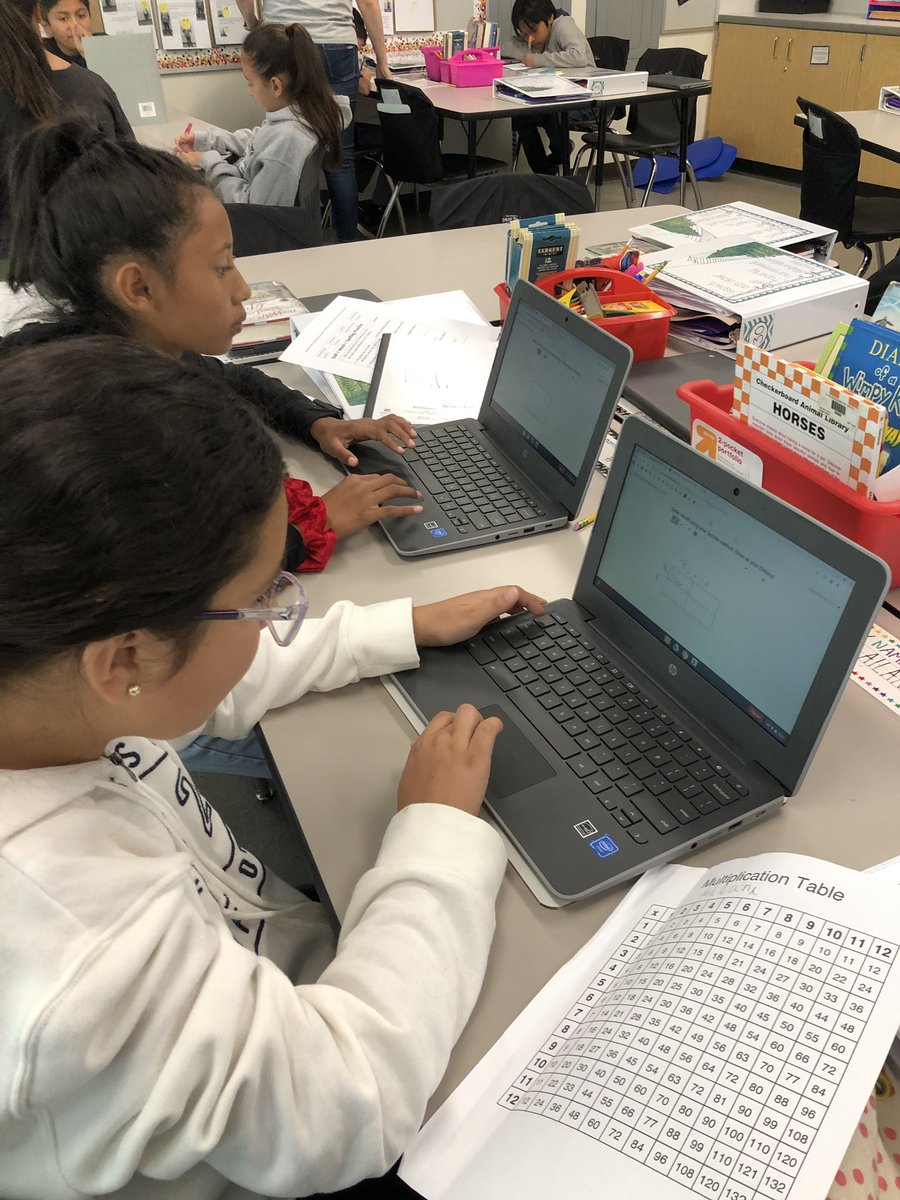 abby_lyon's tweet photo. Reviewing multiplication with @Desmos ! #5th @LMA_SMUSD https://t.co/k1nFIckU58