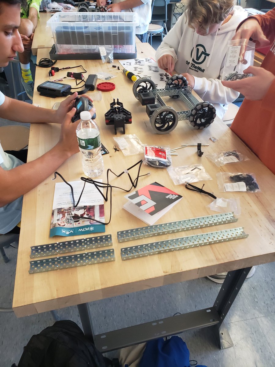 Ludlowe Tech Ed tweet media