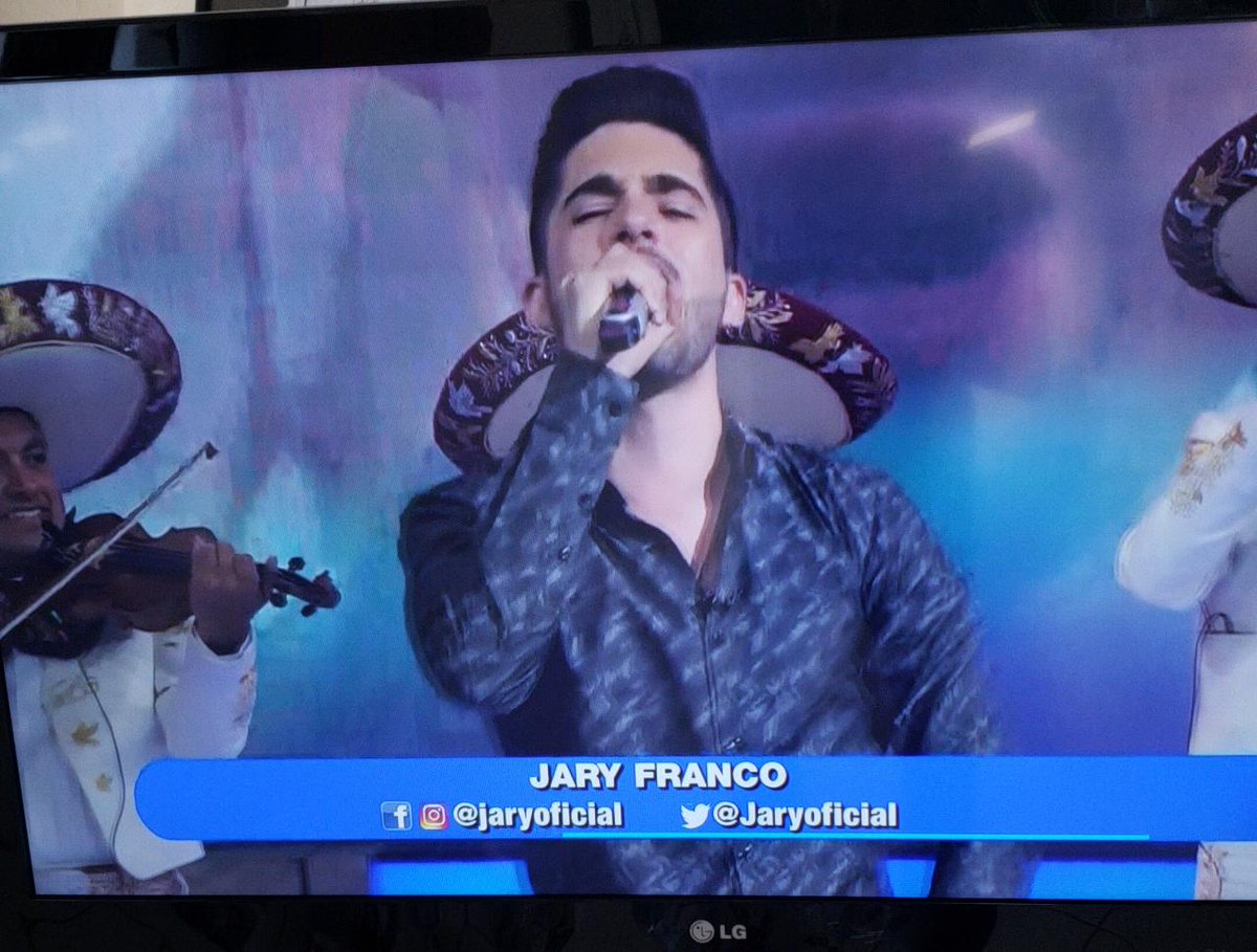 SAPSGrupero's tweet photo. @Jaryoficial enamorando a la audiencia de @programa_hoy con su sencillo «No Me Enseñaste». https://t.co/br0dfnbEFP