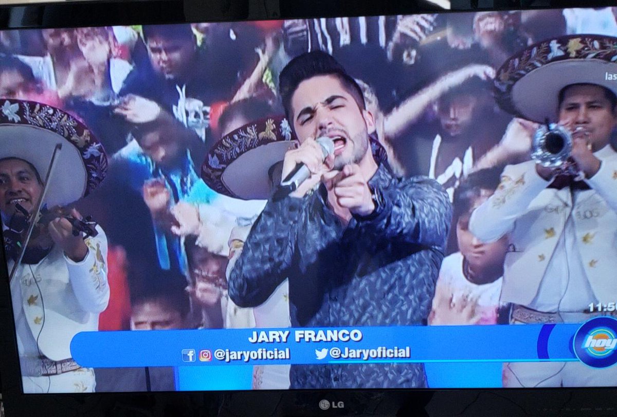 SAPSGrupero's tweet photo. @Jaryoficial enamorando a la audiencia de @programa_hoy con su sencillo «No Me Enseñaste». https://t.co/br0dfnbEFP