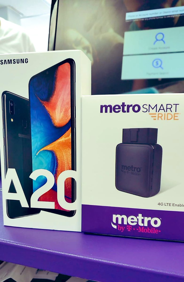 basketbowboss's tweet photo. That Friday feeling! 🤑🤑🤑 #purplelife #multiline #livepurple #metrobytmobile https://t.co/AN18GnJcRy