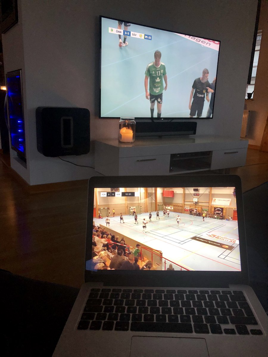 ChefenCarlsson's tweet photo. Handbollsfredag med lite Rimbo-Kungälv och Önnered-Sävehof #gött #brafredag #handboll https://t.co/dNsiaCNgiJ