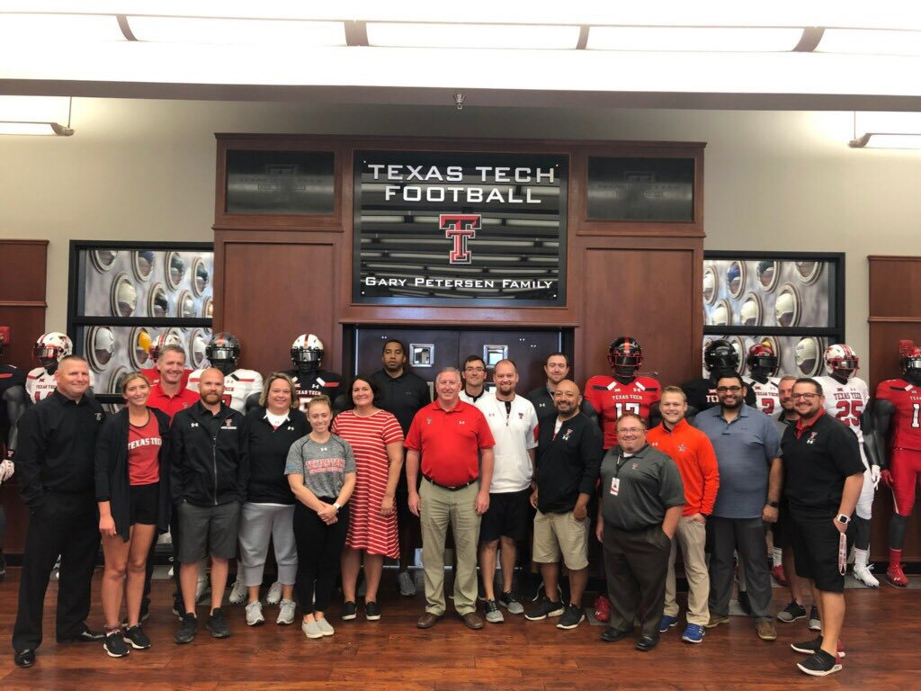 DrGililland's tweet photo. @TTUHSC_SHP MAT Faculty members participated in fantastic IV Fluid workshop w/@ekuatp Dr. Eric Fuchs. Thanks @TTUSportsMed for the collaboration. #TechMAT https://t.co/AHxcm2CS5B