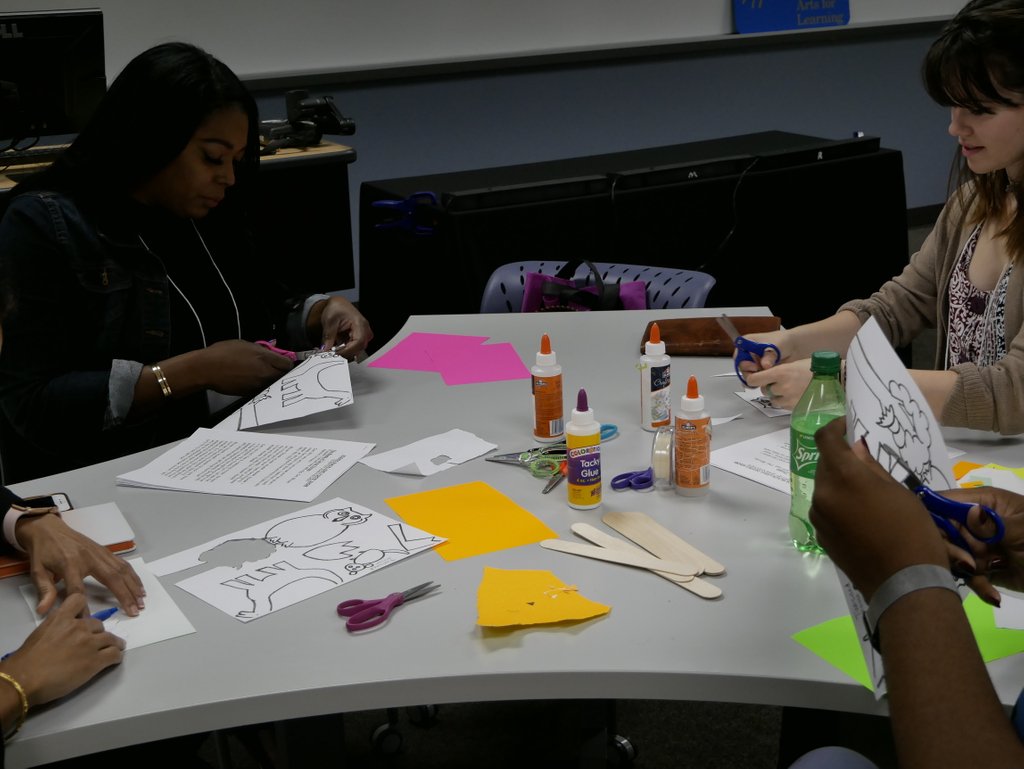 yahouston's tweet photo. It's been a week since #HAP2019, and we're still thinking about Jean Kuecher's workshop on puppetry 🐝for teaching ecosystems🌿and life cycles🐛🦋
To learn more about Jean, follow the link in our bio. To get involved w/ #HAP2020, start by following @HouArtsPartners
#STEAM https://t.co/DkcyhPWtIe
