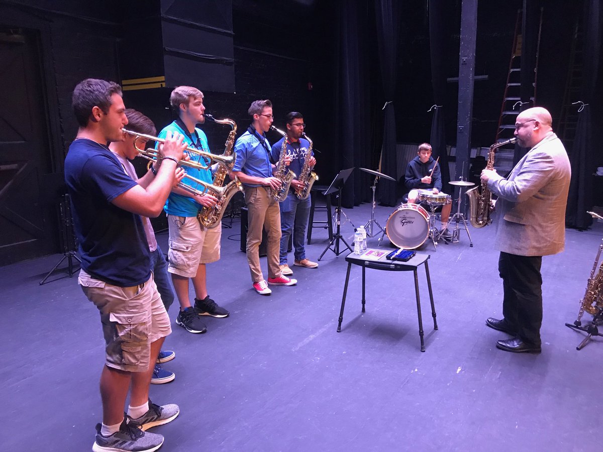 RiverRatRhythm's tweet image. ACS musicians jam with Jerry Vivino!  #acsdghosts