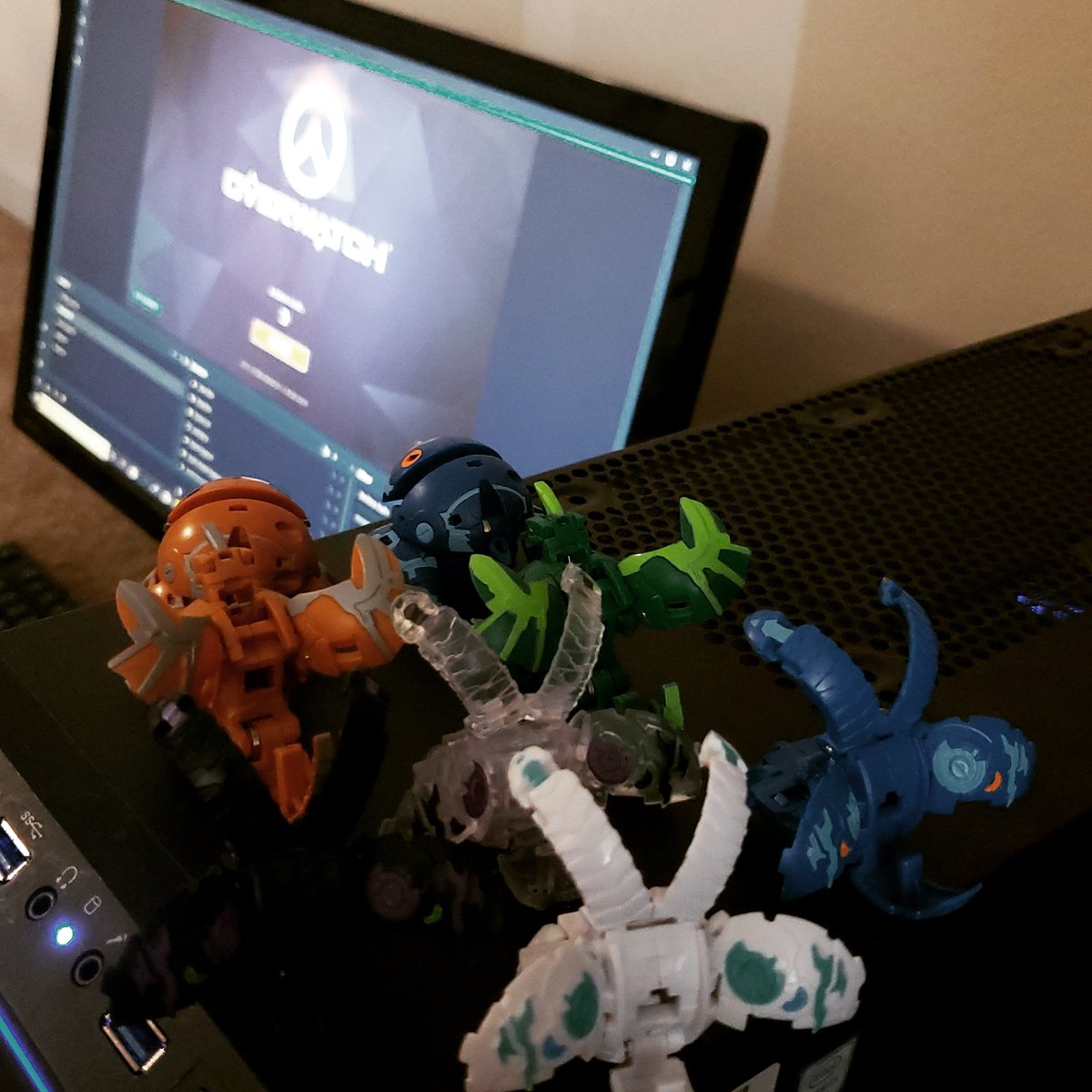 AquaGeko's tweet photo. Come and join me and @jinxycatcosplay as we stream some overwatch with my duplicate bakugan enjoying the show. #bakugan #bakuganbattleplanet #bakuganbattlebrawlers #awesomeones #ventus #dragonoid #darkus #aruleus #aquas #haos #diamondbakugan #overwatch #legobastionskin #nillious https://t.co/ZChKyyDxUR