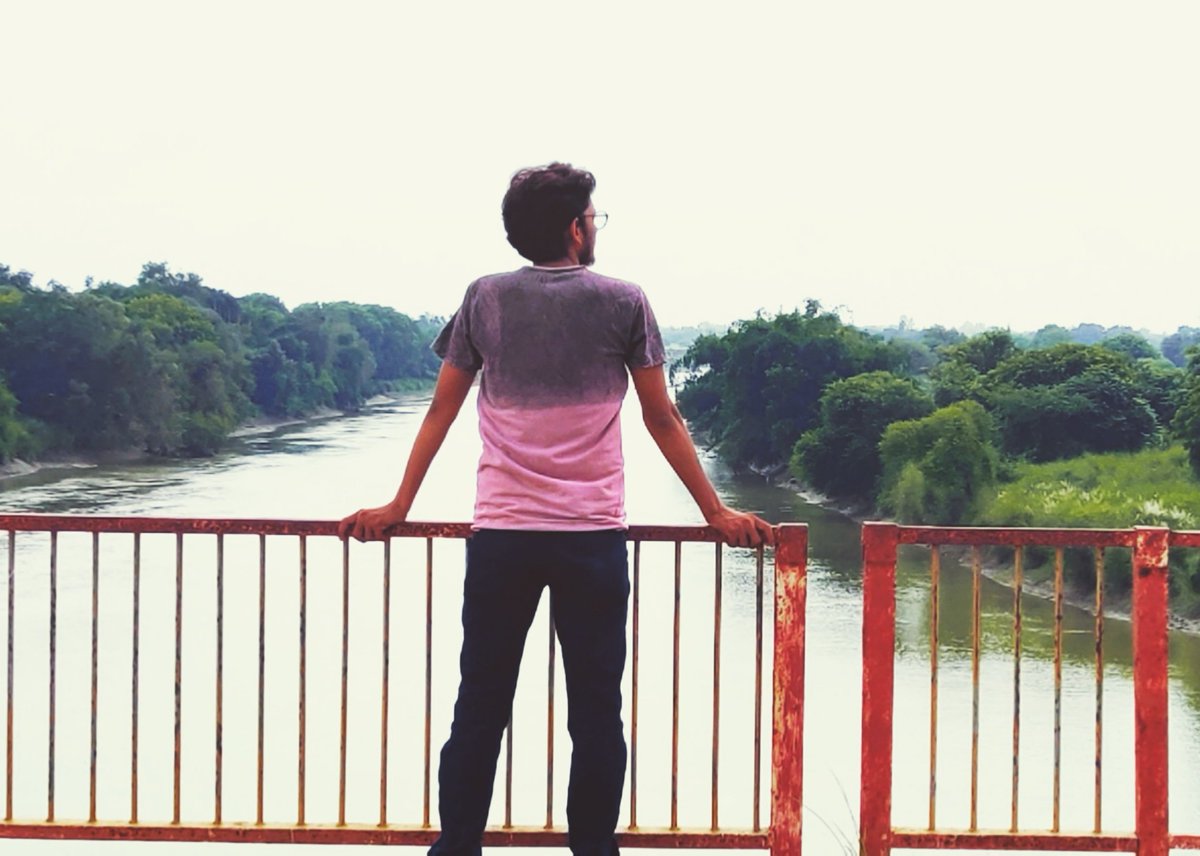 vpy143's tweet image. जिसने समझा उसी ने जाना है, हर किसी के बस के नही हम..!! - #vpy