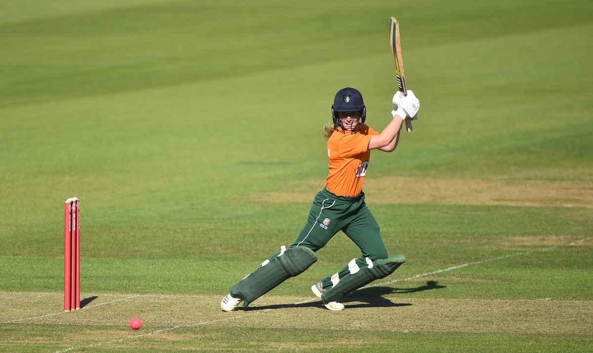 🏆 FINAL: <a href="/Hursleyladies/">Hursley Ladies</a> (72-4) need 11 from 6

#KiaSummerSmash