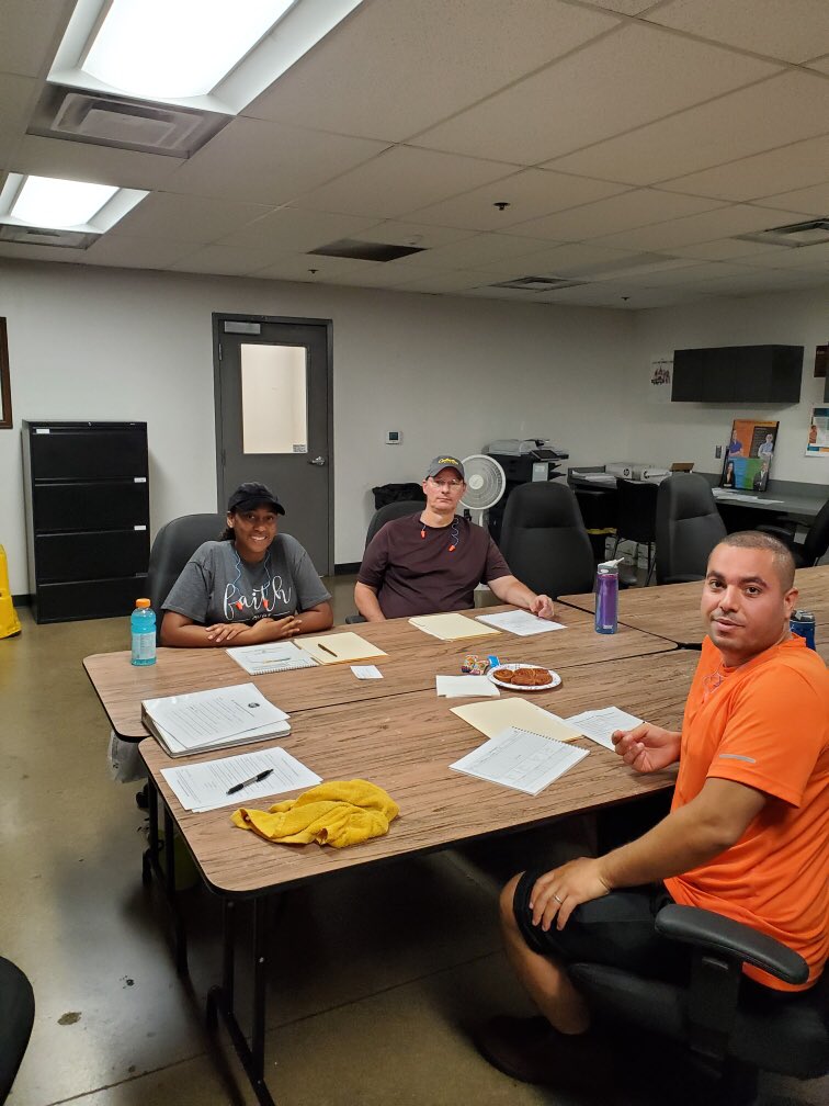 RScott312's tweet photo. Fridays mean Pre Seniority meetings for #indydaysort new hires! #DaySortShenanigans #LionPride #SafetyServiceSwag @day_lions https://t.co/1MuLoqw3sF