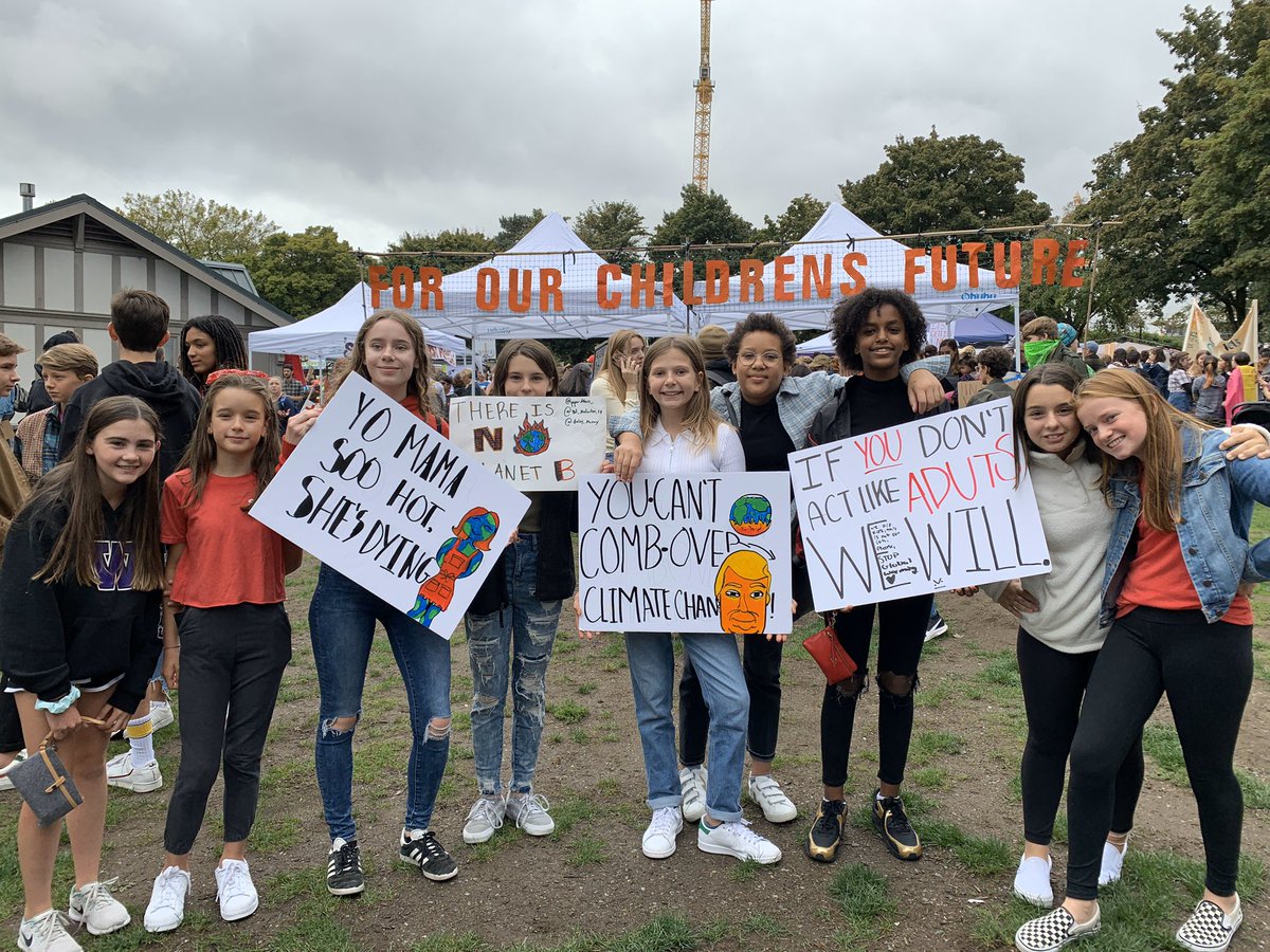 SeattleAcademy's tweet photo. ♻️🌎@SeattleAcademy students and faculty participanting in #Strikewithus #schoolstrike4climate
#climatestrike #seattleclimatewalkout https://t.co/nMSe0U5tJb