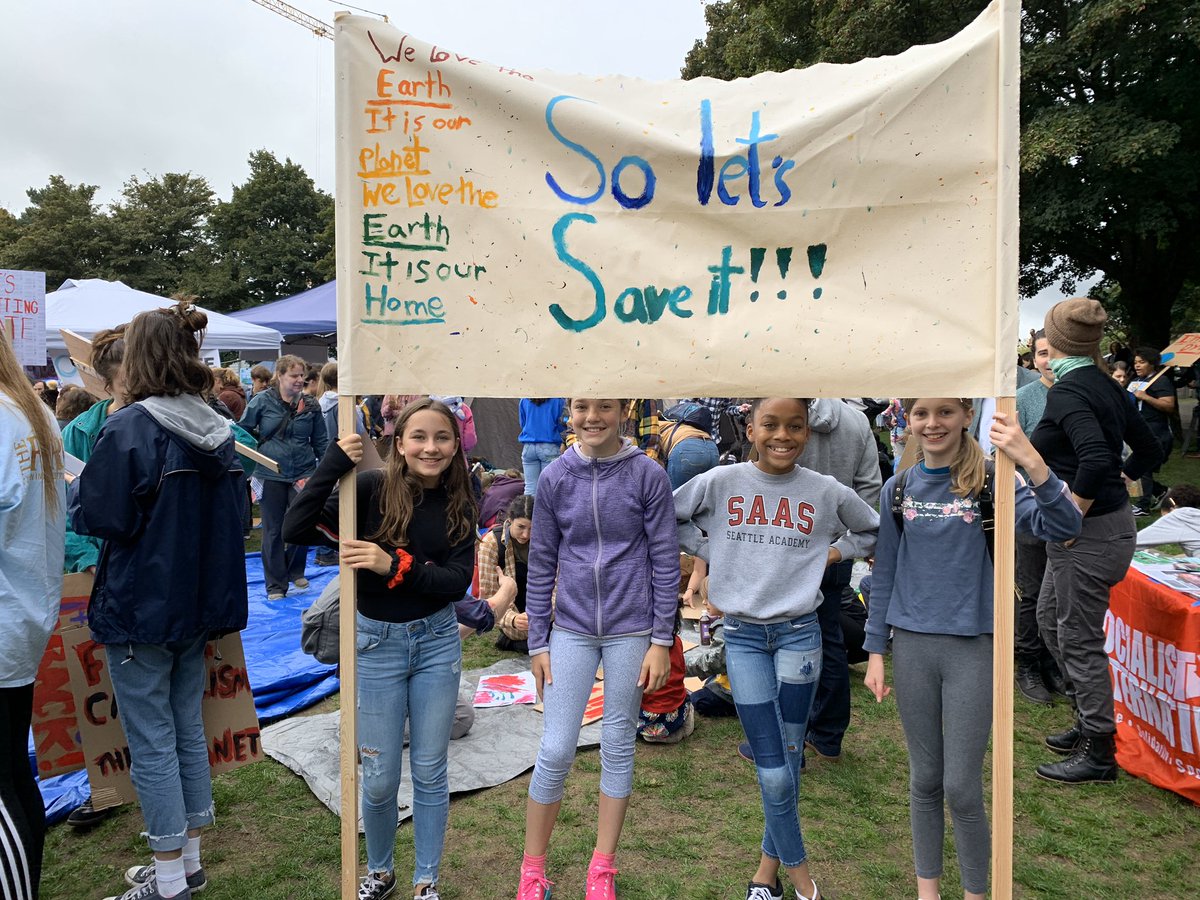 SeattleAcademy's tweet photo. ♻️🌎@SeattleAcademy students and faculty participanting in #Strikewithus #schoolstrike4climate
#climatestrike #seattleclimatewalkout https://t.co/nMSe0U5tJb