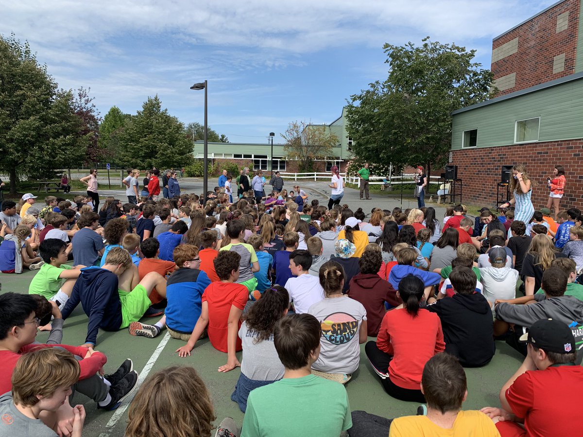 CatherineAPatch's tweet photo. Student organized walk out @RMSHanover for #ClimateAction Teachers supported, attended and helped set up a mic system for them. Thanks @GretaThunberg !! #ClimateStrike #ClimateStrikes #ClimateEmergency #ClimateCrisis #ClimateActionNow #ClimateJustice #schoolwalkout #proudteacher https://t.co/J6P3T7ZQ9l
