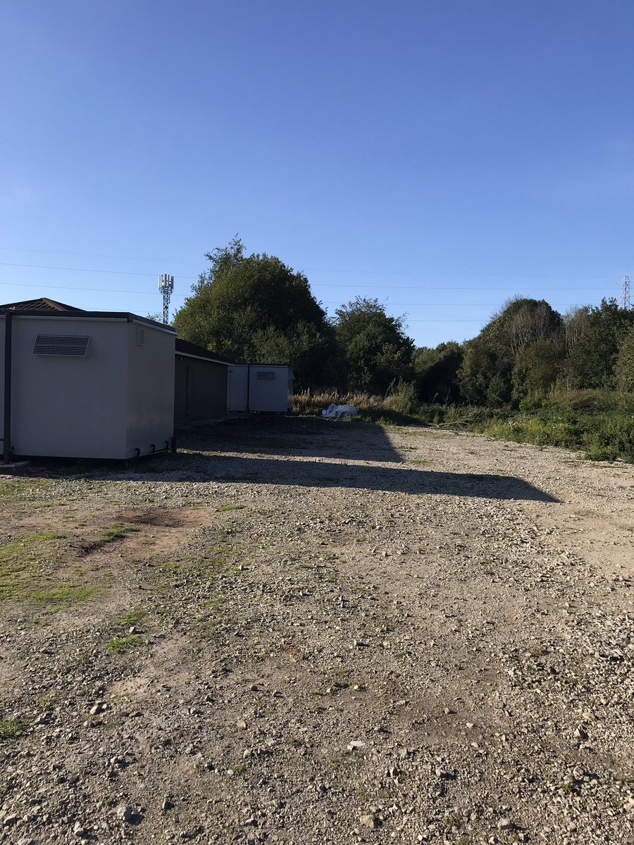 DarrenK66's tweet photo. A big big thank you to the @ExpediaUK Mcr Team & #Manchester_FA for giving up their time today to help with the ground works at Agecroft today ☀️☀️👏👏👏 https://t.co/PQg2e4dfyn