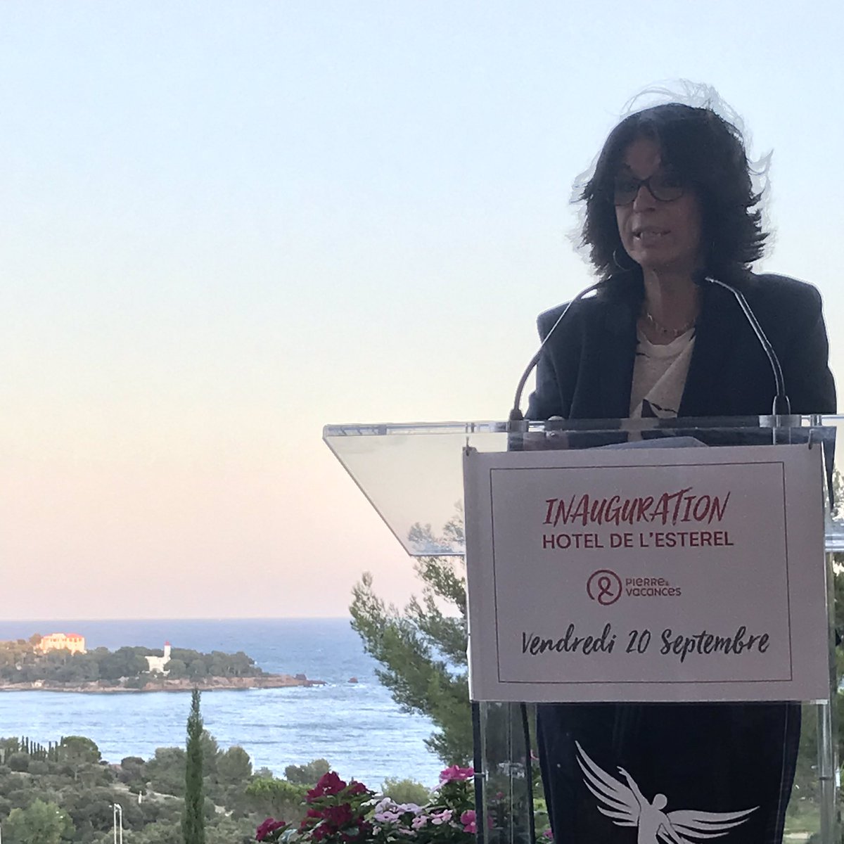 « C’est un grand plaisir d’inaugurer  l’hôtel 3 * de l’Esterel entièrement rénové. Il participe à l’attractivité du village Pierre&amp;Vacances. Le <a href="/GroupePVCP/">GroupePVCP</a> est présent depuis 30 ans dans le Var et participe au développement économique du département » <a href="/martine_balouka/">Martine Balouka</a> DG tourisme