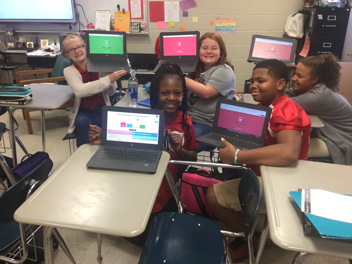DixonMms's tweet photo. Mrs. Dixon’s students using Kahoot to study before their 9/11 article test @MunfordMiddleAL @TCBOE #empoweredMMS https://t.co/jPmtdv5rN6