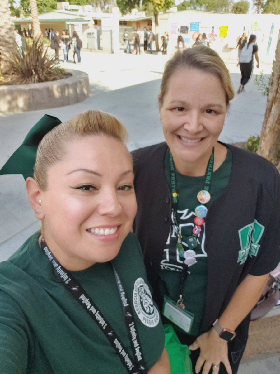 ngosuna's tweet photo. @PerrisHigh Spirit day 5 #spiritqueen @Perris_ASB https://t.co/choUq2tCGY