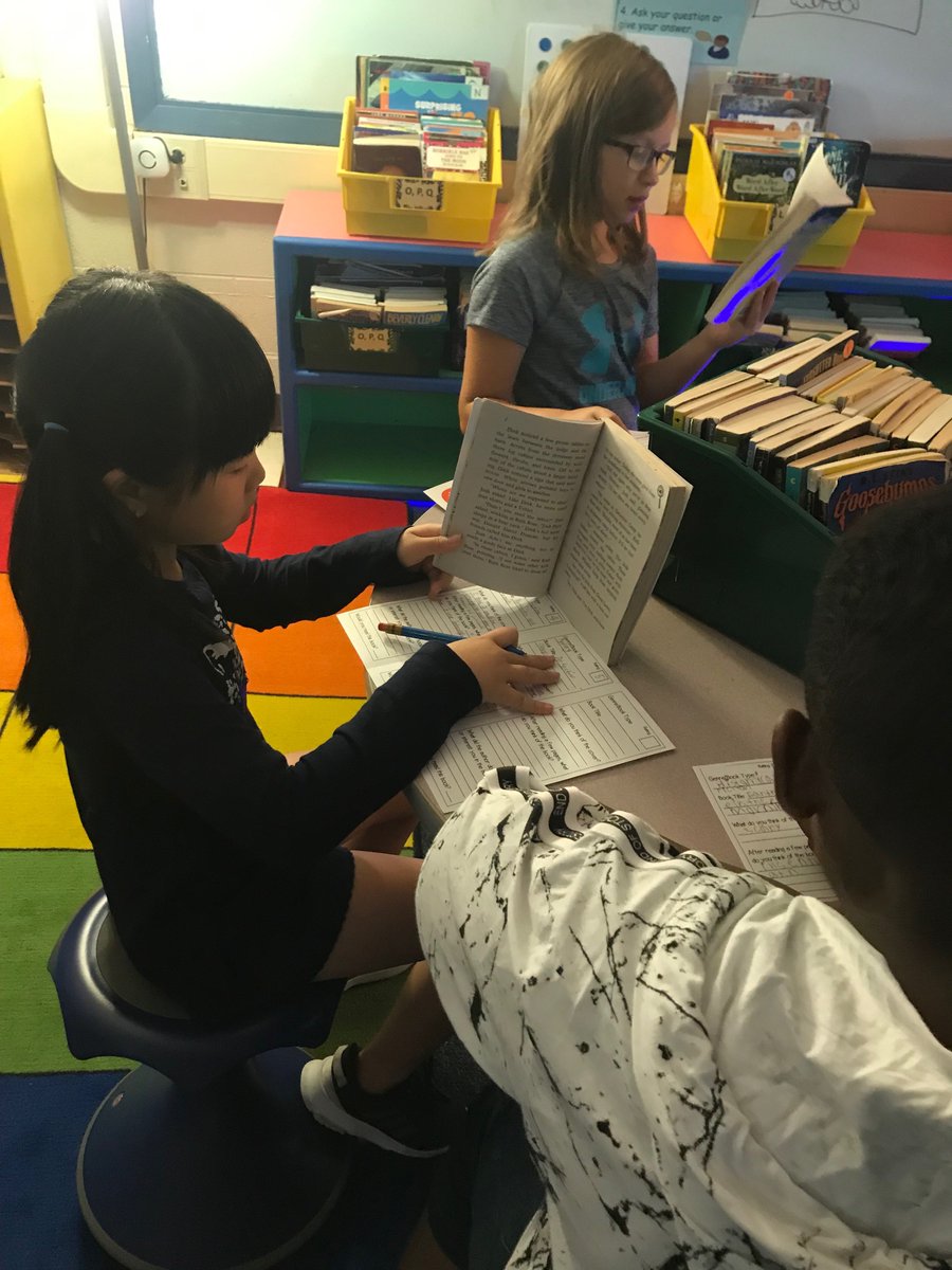 heather_aft's tweet photo. 3rd graders enjoyed their first book tasting. What fun we had!! #lwpawpride #lwnkcsd https://t.co/X5uXVA3Jd7