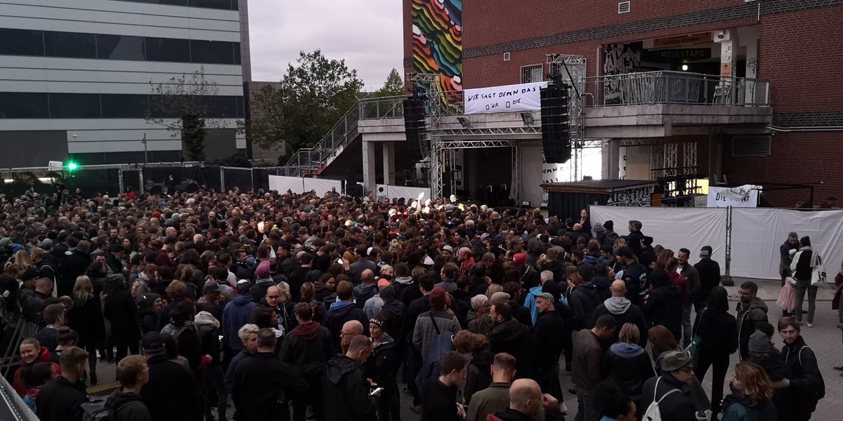 remminger's tweet photo. #Deichkind jetzt am #Millerntor #FCGP https://t.co/WYb9lfJ0c2