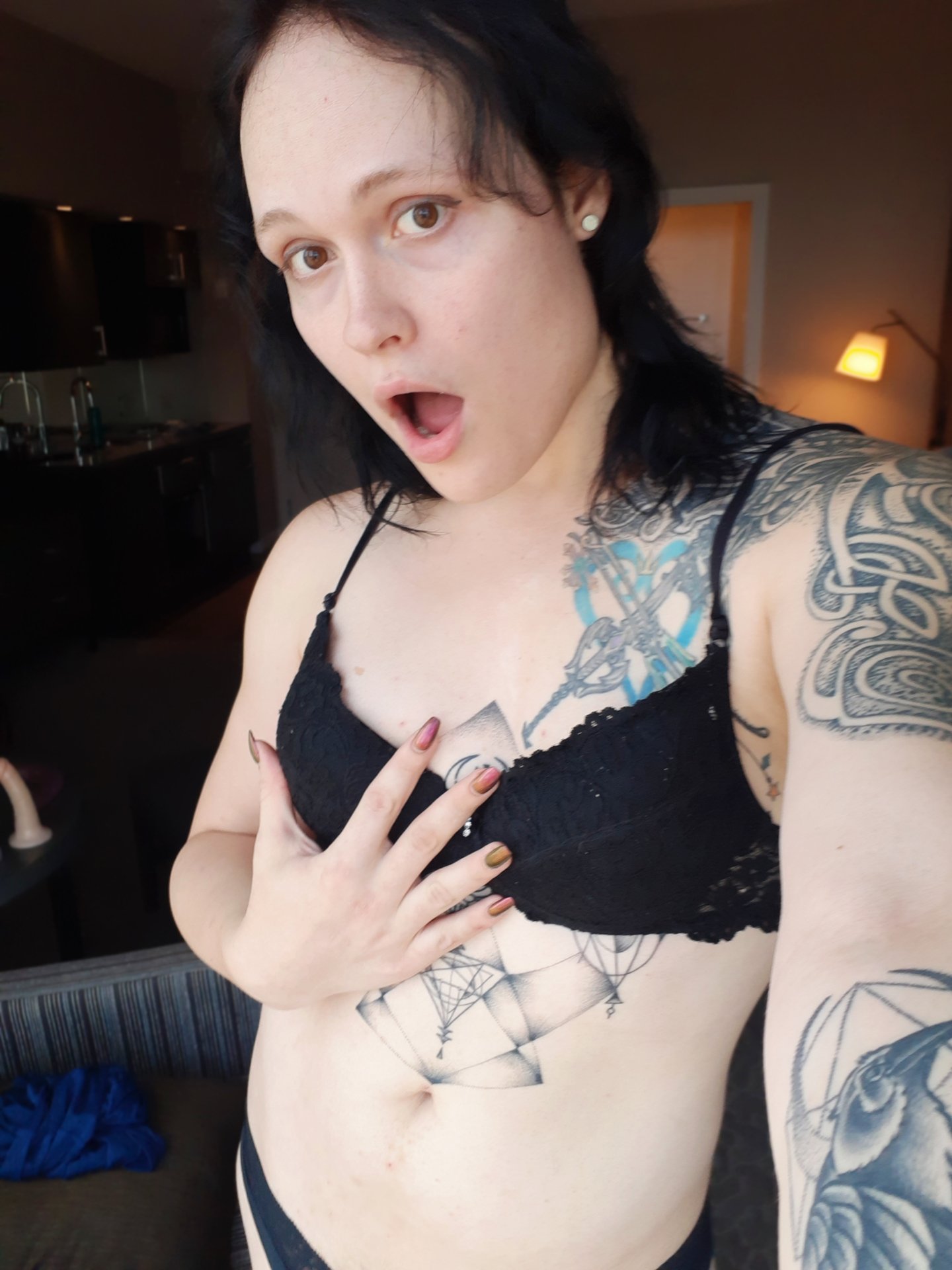 1 pic. Come watch my stream! https://t.co/f4yYyHsoB9 live now! @chaturbate This is my first time streaming in a while, so come say hi! 😄🥰 https://t.co/3mTYy0zgS1