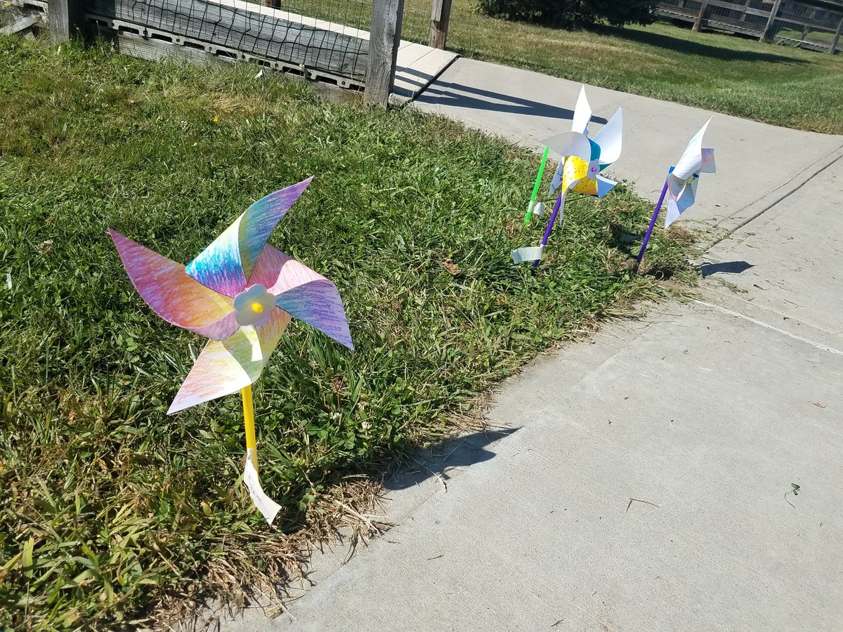 MrsPatete's tweet photo. Pinwheels for Peace https://t.co/OqY2xHllJ8