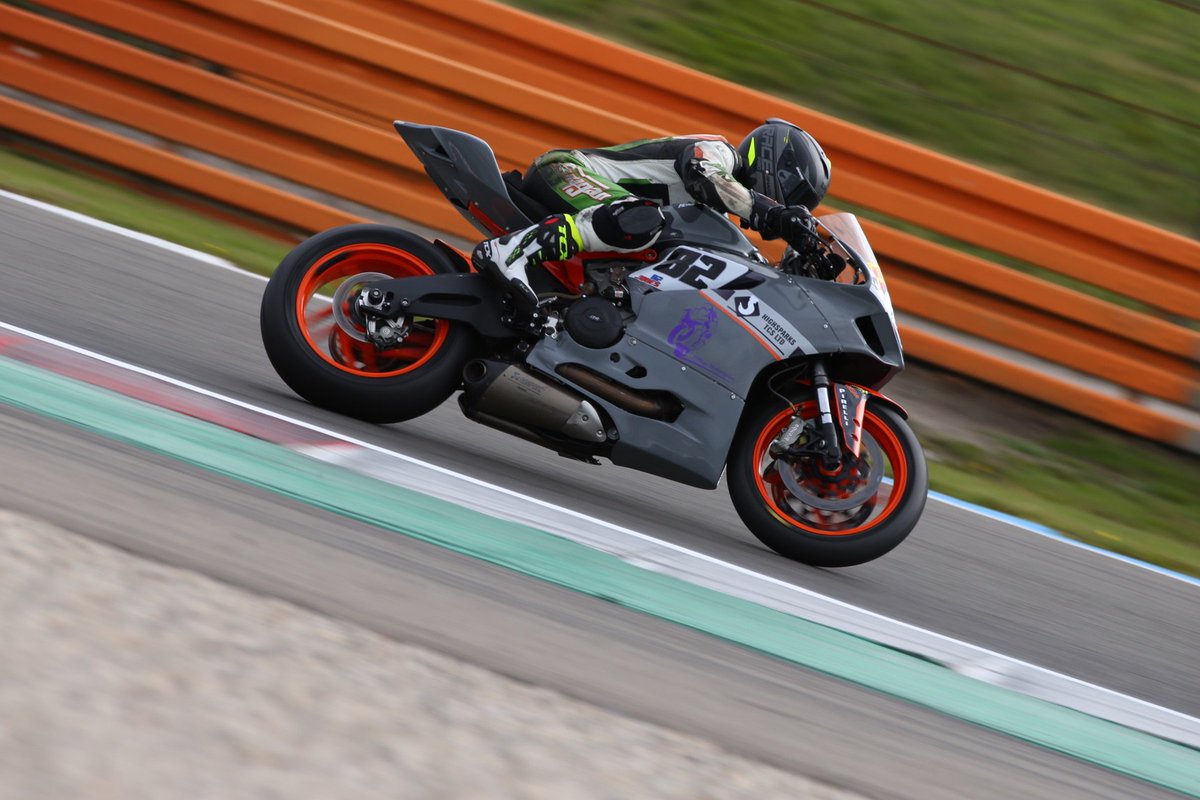 Ducati Performance TriOptions Cup tweet media