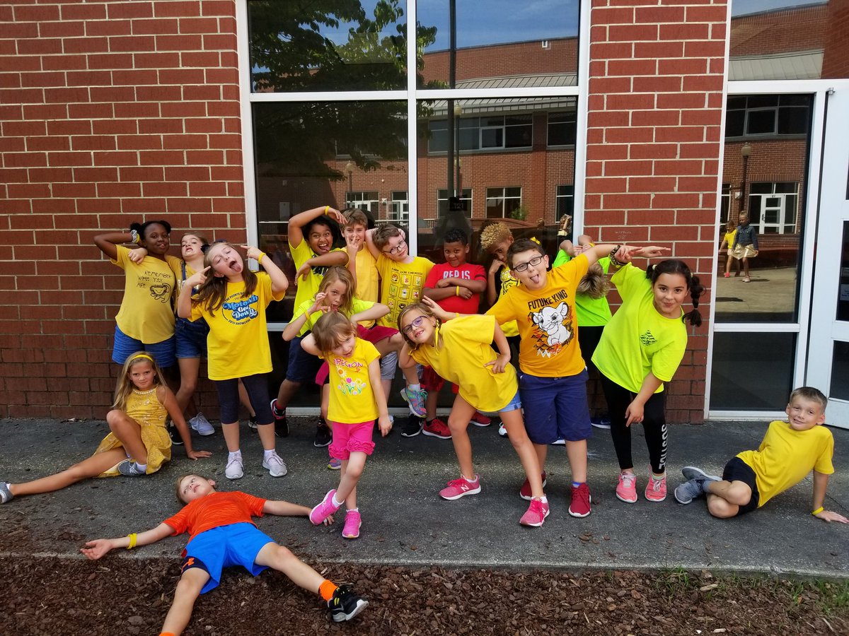 Wearing yellow for <a href="/HopeForAutumn/">Hope For Autumn</a>! #GIVEHOPE <a href="/BrocksGapBucs/">Brock's Gap Intermediate</a>