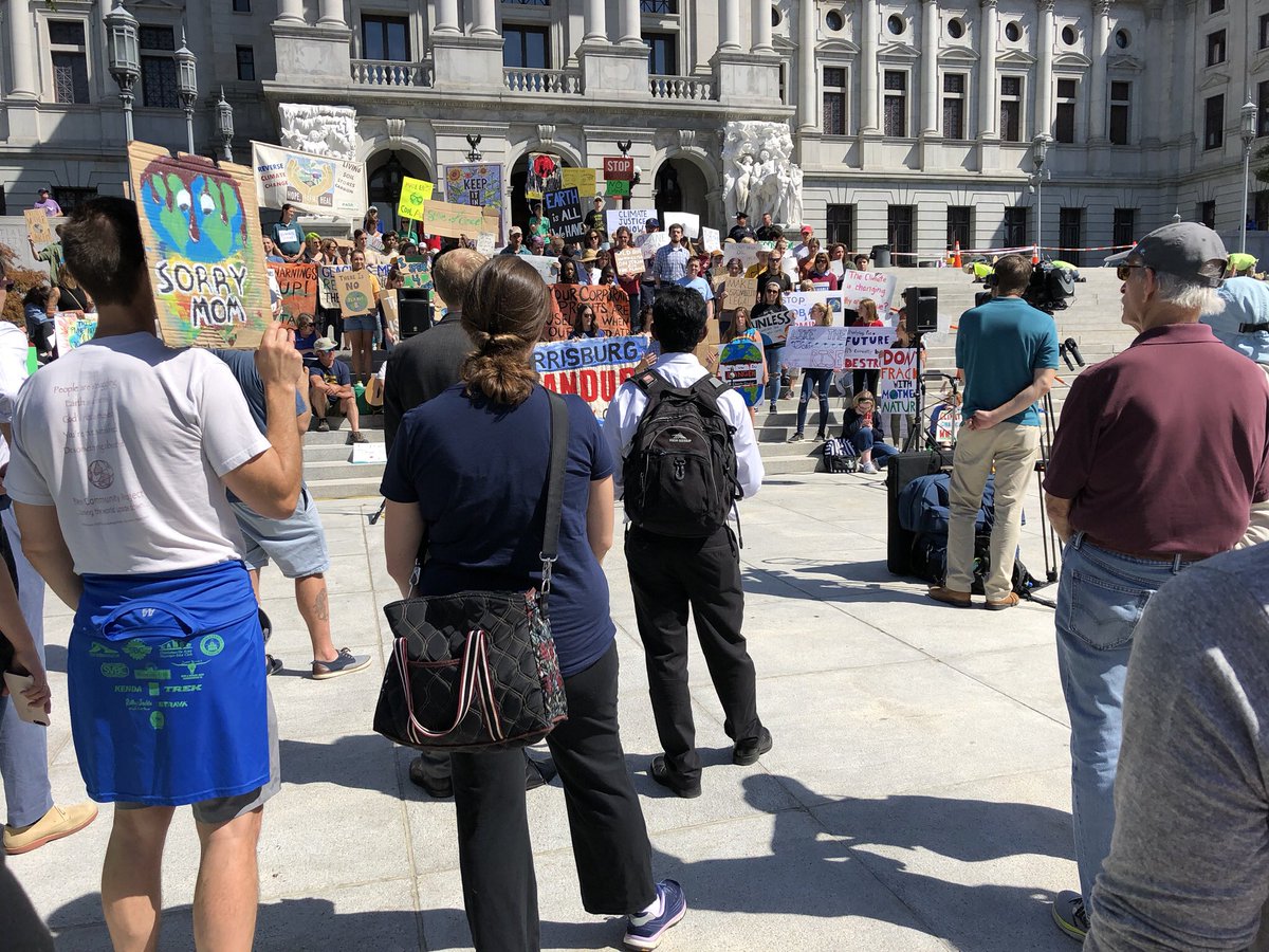 tsavo6's tweet photo. This is what democracy looks like!  #ClimateStrike Harrisburg, pa https://t.co/HlqKQMyDVM