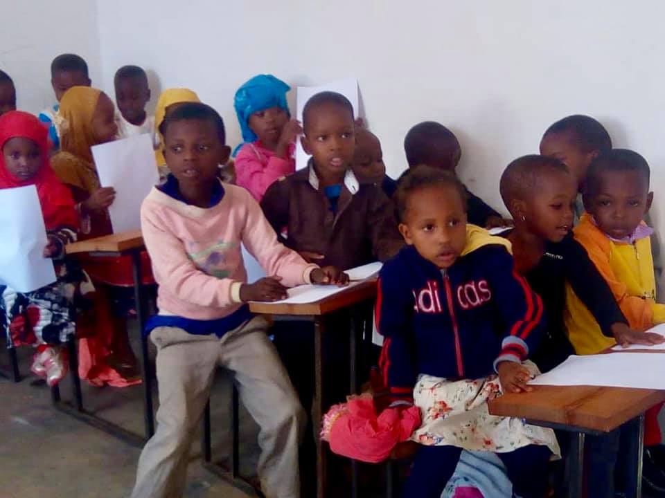 TanzaniaSmile's tweet photo. Primera semana superada en nuestro Centro de Día .
Todos están encantados de tener un sitio donde aprender y divertirse.
Deseando abrir la semana que viene el segundo aula!
#igualdad #oportunidades #tanzaniasmile #colabora #haztesocio https://t.co/X993fN1nhT
