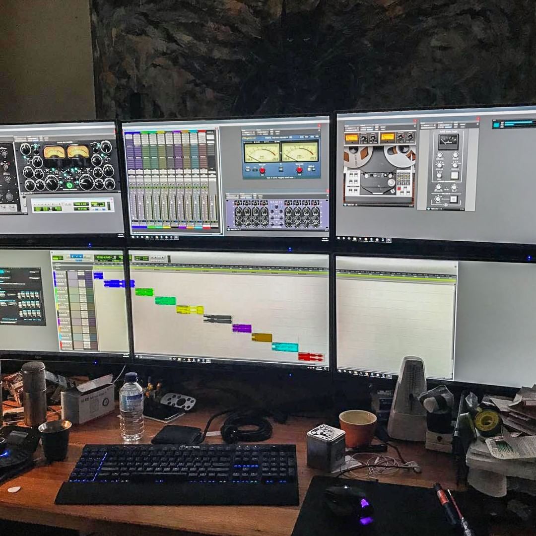 AvidProTools's tweet photo. ๐ฅ๏ธ๐ฅ๏ธ๐ฅ๏ธ๐ฅ๏ธ๐ฅ๏ธ๐ฅ๏ธ Why settle for 1 screen when you can have 6!
โ
๐ท https://t.co/Ma4ilQnmmi
โถ๏ธ https://t.co/hwDHIk3NPm
โ
#screenrealestate #avid #musicmaking #audiopost #protools https://t.co/GZ4CixfZTR