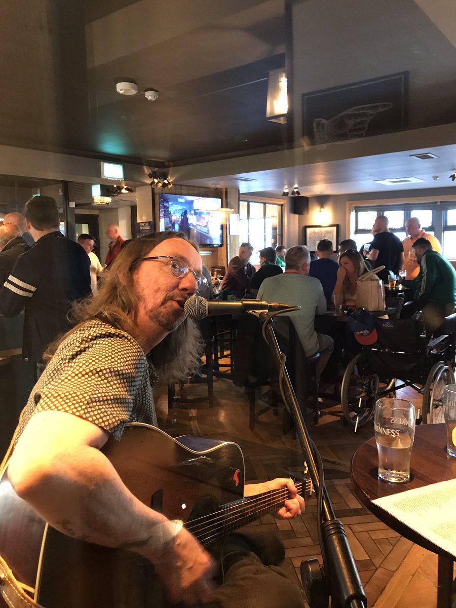 LeeSessionsCork's tweet photo. Turners Cross Tavern is hopping for @CultureNight and @CorkCityFC!! #CultureNightCork @corkcitycouncil @corkcitytourism @pure_cork https://t.co/JUjEqeNotx