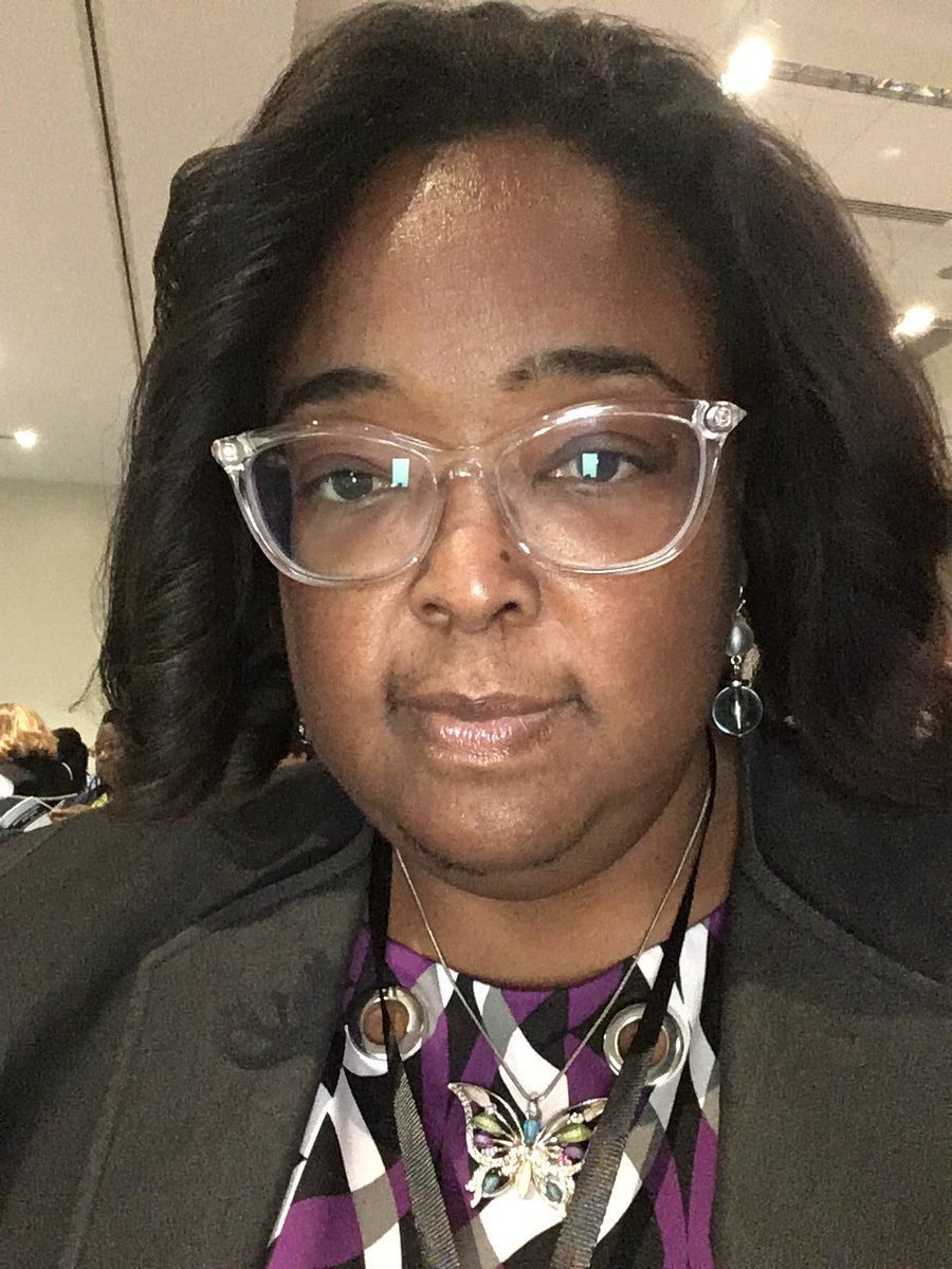 overcomer1711's tweet photo. Glasses. #F2SNCSummit2019 https://t.co/4DiO0RPPeg
