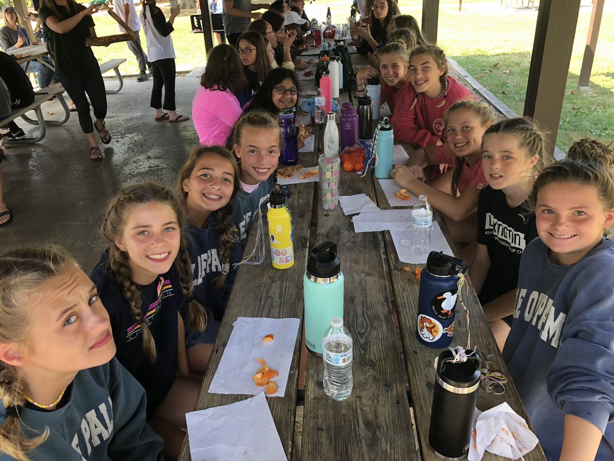 TimAlfordTLS's tweet photo. Slight delay on drive - the mall food court was closed. How do you feed 70 mouths last minute ? Pizza at the park and back in the road. https://t.co/TtykEc1Fkz