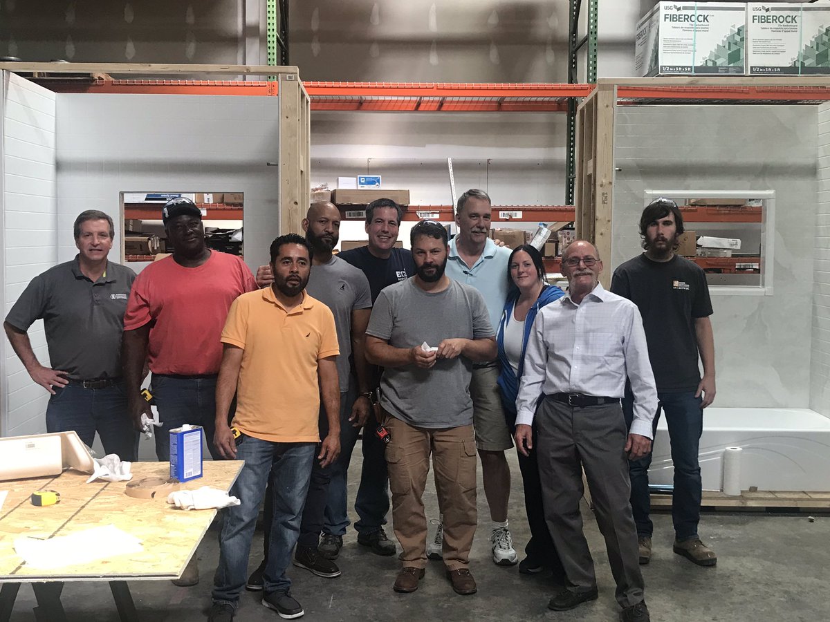 KB_hellohealthy's tweet photo. South Atlantic crew wrapping up BCI training  #greatinstallers #romanoffbath #alwayslearning #bathroomremodel #D4 https://t.co/SxggbtI2oH