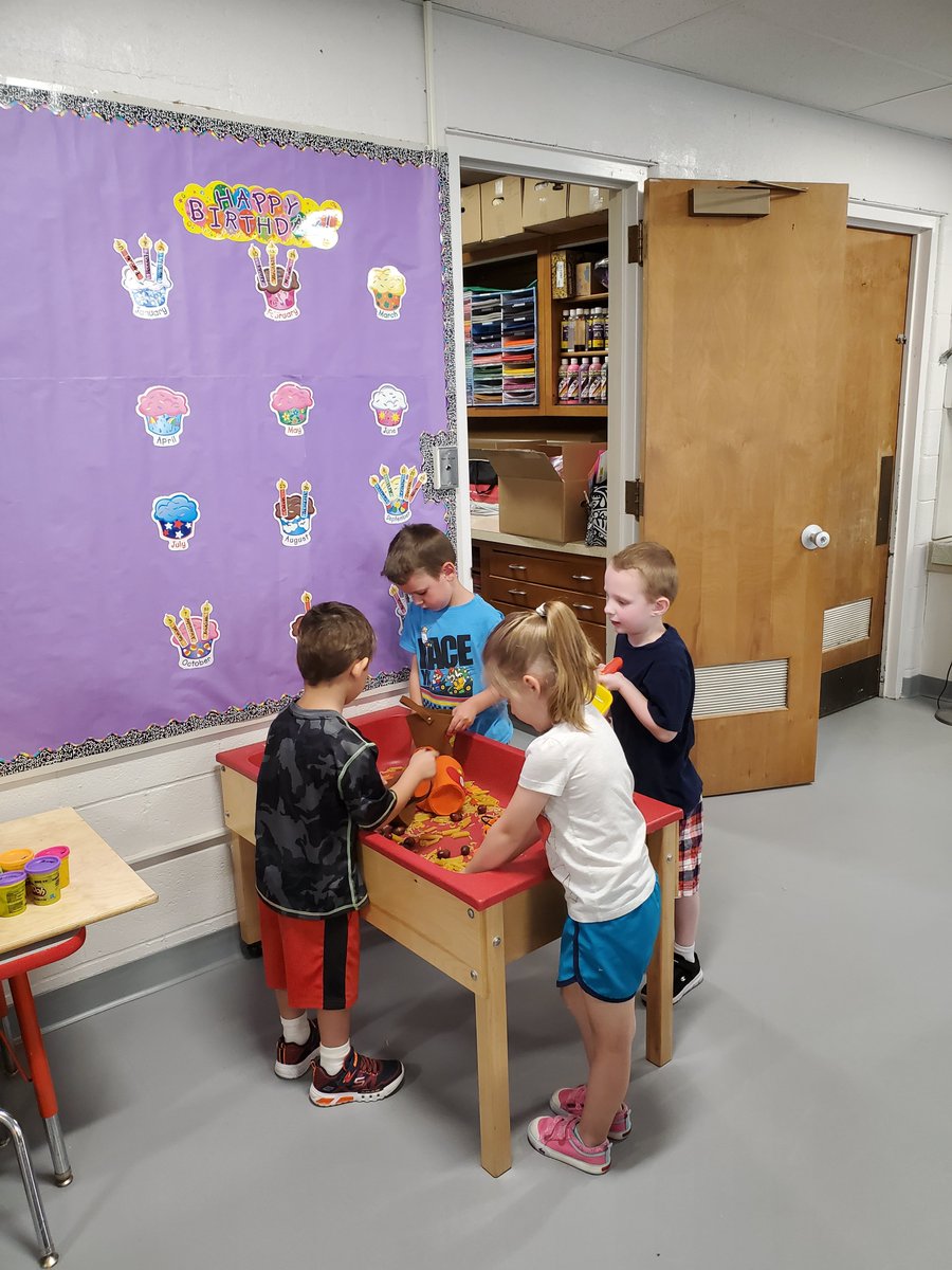 ReverePreschool's tweet photo. Preschool week in review #RESleads #reverepride https://t.co/Hesva57Lz1