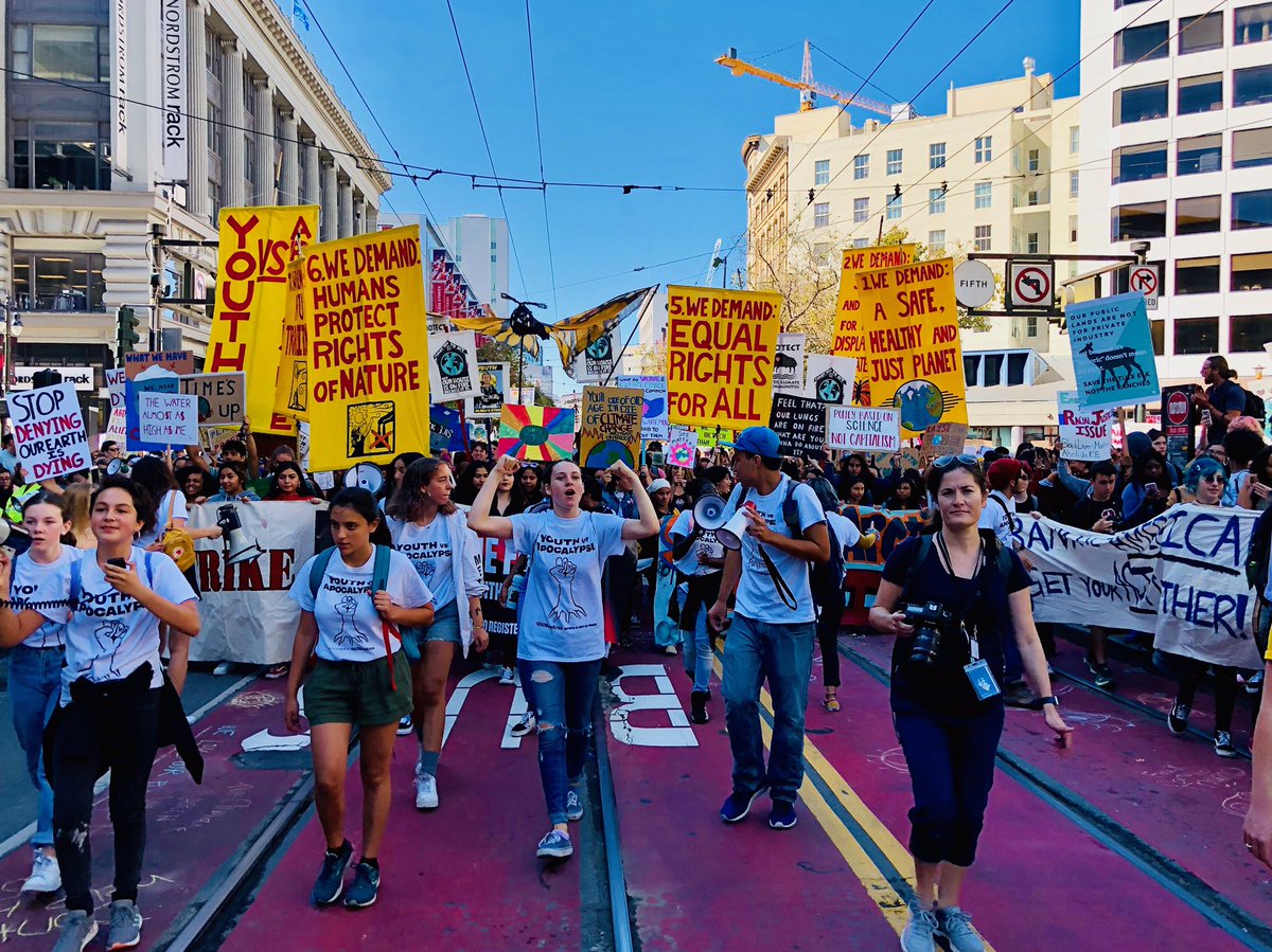 sustainsfstate's tweet photo. From the #Climatestrike in San Francisco. #SFSU https://t.co/QjF9sckoAf