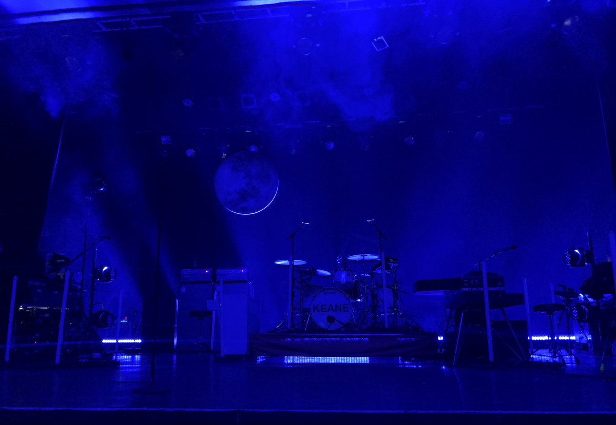 KeaneShadow's tweet photo. Front row at De La Warr Pavilion. First and last photo of the evening. I hope you all enjoy the broadcast ❤️ If the soundcheck is any indication, we’re all in for such a treat! #CauseandEffect #keaneisback https://t.co/TAOYbl2Oex