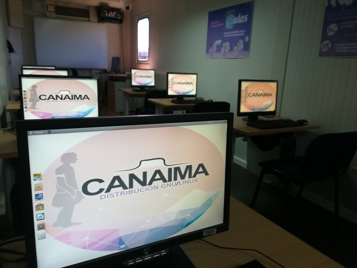 SuperAulaOri's tweet photo. Todo listo en el centro tecnológico  (Súper@ula) de la   @escuelaorinoco  para recibir a nuestros niños y niñas de la patria.  #FelizViernesATodos  #victoriosoregresoaclases  @psuvaristobulo  @dparraortiz  @vane_prieto  @eduticbarinas @MPP @FundabitBnas_Mb https://t.co/O4glEuq584