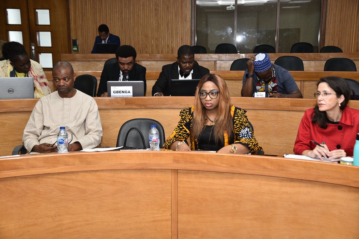 LBSNigeria's tweet photo. @EkoAtlantic The final day had participants in various groups share product ideas to proffer solutions for current and future challenges affecting the continent. #InternationalEmbaWeek. https://t.co/wvdz496Fkt