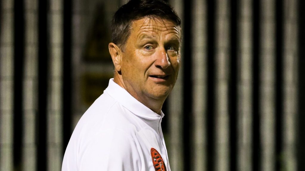 Mark Ashwell on Wokingham Town FC and the Finchampstead Road story footballinbracknell.co.uk/features/histo…