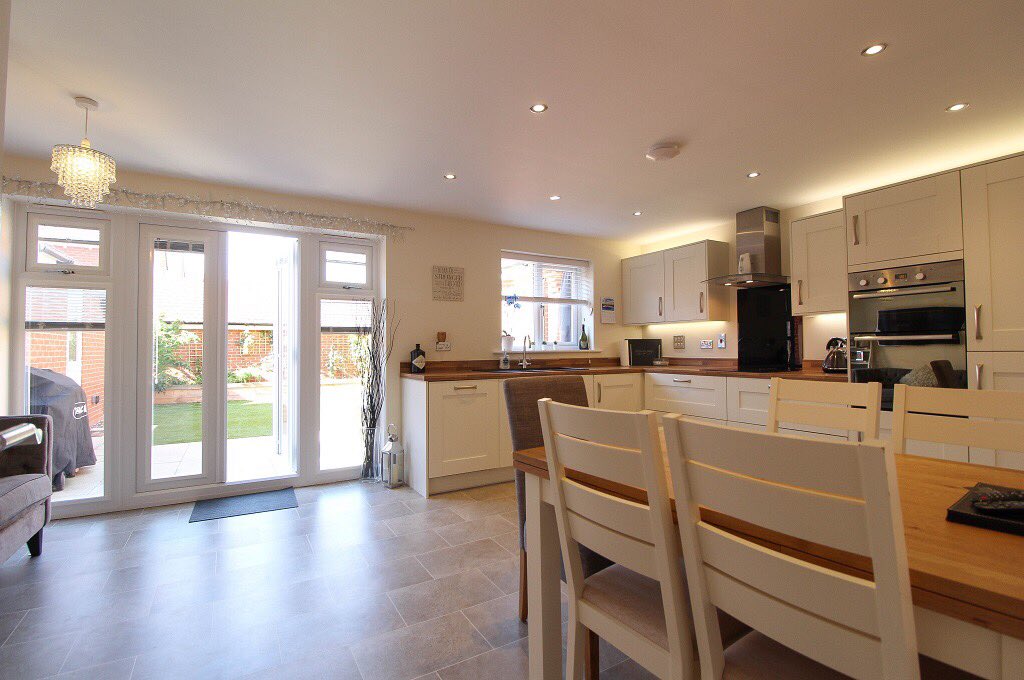Knights_Estates's tweet photo. KEA Property Of The Week!

https://t.co/1Ax9aZzkb0

#findtheknight #KEA #property #realestate #estateagent #wedomore #welllookafteryou #propertyspecialistswhoputyoufirst https://t.co/Jlpv5BJWUB