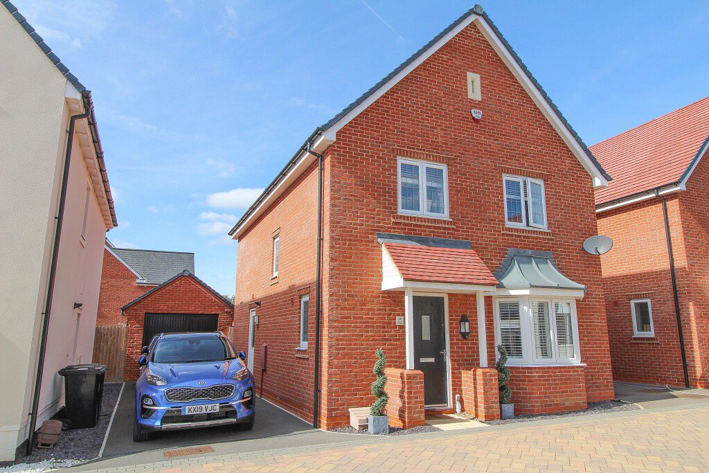 Knights_Estates's tweet photo. KEA Property Of The Week!

https://t.co/1Ax9aZzkb0

#findtheknight #KEA #property #realestate #estateagent #wedomore #welllookafteryou #propertyspecialistswhoputyoufirst https://t.co/Jlpv5BJWUB