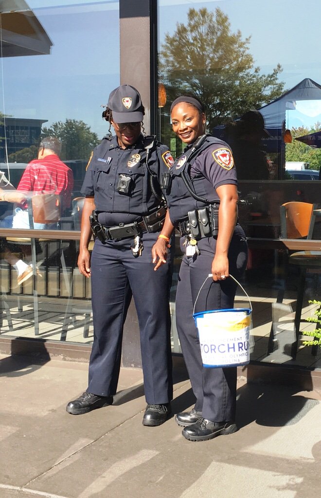 TheDurhamPolice's tweet photo. Come join us at the Chic Fil A Cops On Top event. We are at 3429 Hillsborough rd raising funds for the #specialolympics #chicfila #copsontop https://t.co/9wXL2w6njJ