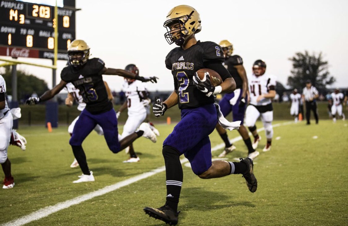 suzieq_4U's tweet photo. Game day for the Purples! #goPurples #beatSt.X 🏈💜💛 https://t.co/niIpCgkaTE