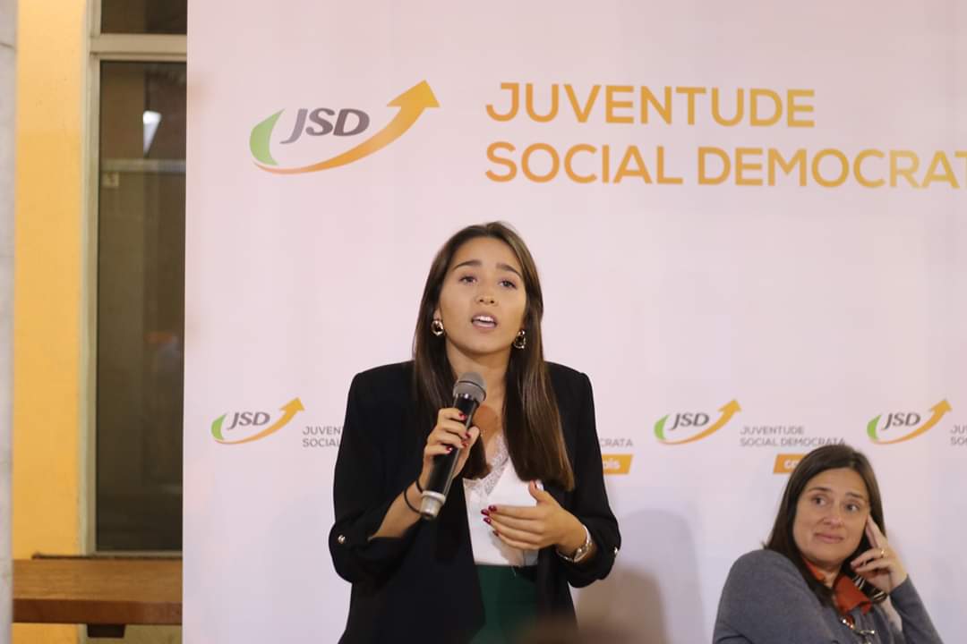 jsddistritallx's tweet photo. 💬 No passado dia 17 de setembro, o Presidente da JSD Distrital de Lisboa e Candidato da JSD às #Legislativas2019, Alexandre Poço, participou no Debate: "As bandeiras que nos movem" da JSD Cascais com a Filipa Roseta, #1 do PSD por Lisboa.
#JSDDistritalLisboa #JSDCascais #PSD https://t.co/bgb3ooYcKt